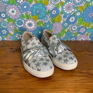 Vaneli Sport “Odelet” Silver Stars Leather Bow Sport Shoes Size: 11